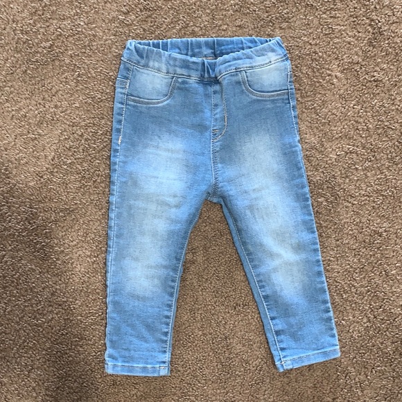 5/$35 H&M Jeans - Picture 1 of 3